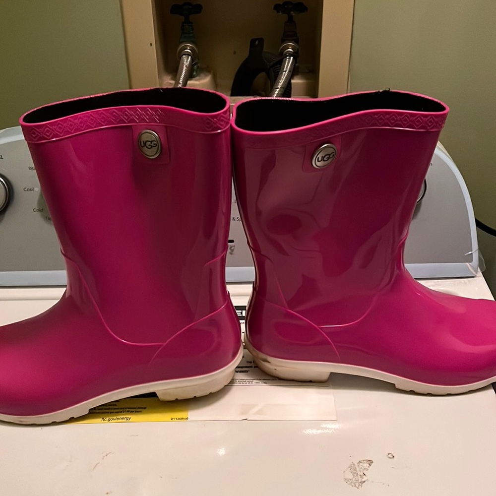 Ugg rain boots